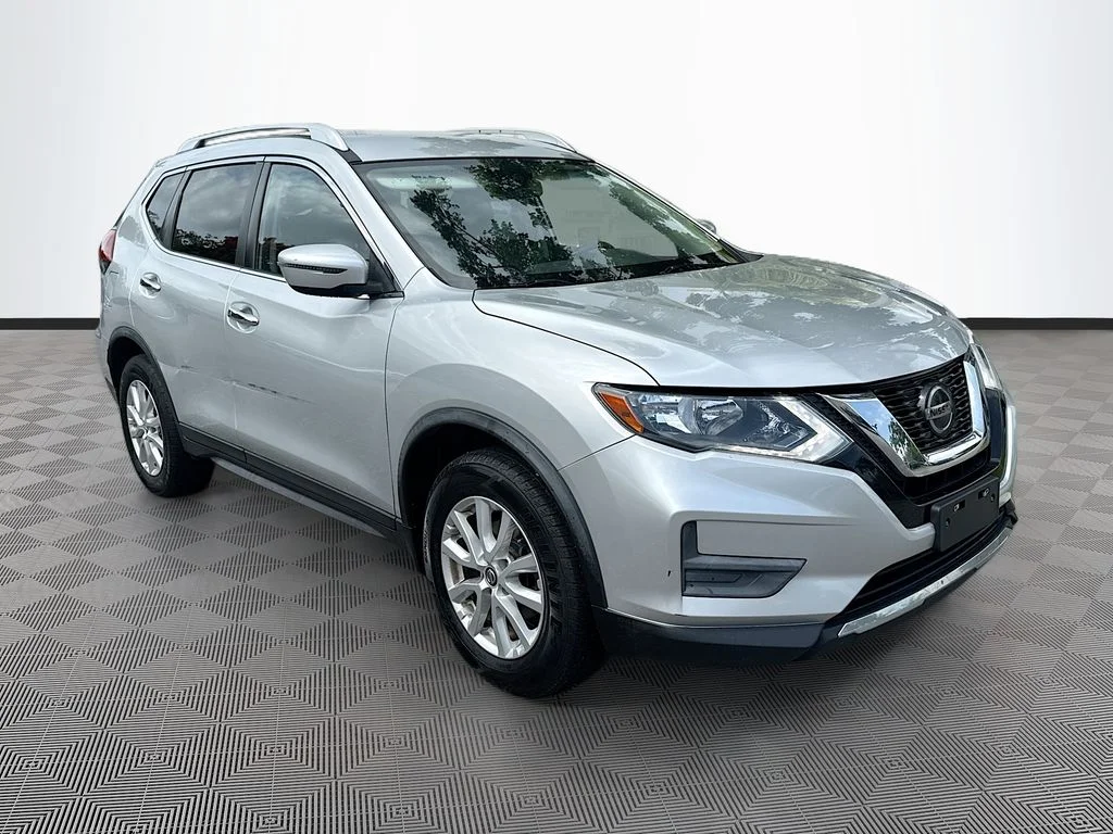 Used 2019 Silver Nissan SV image 4