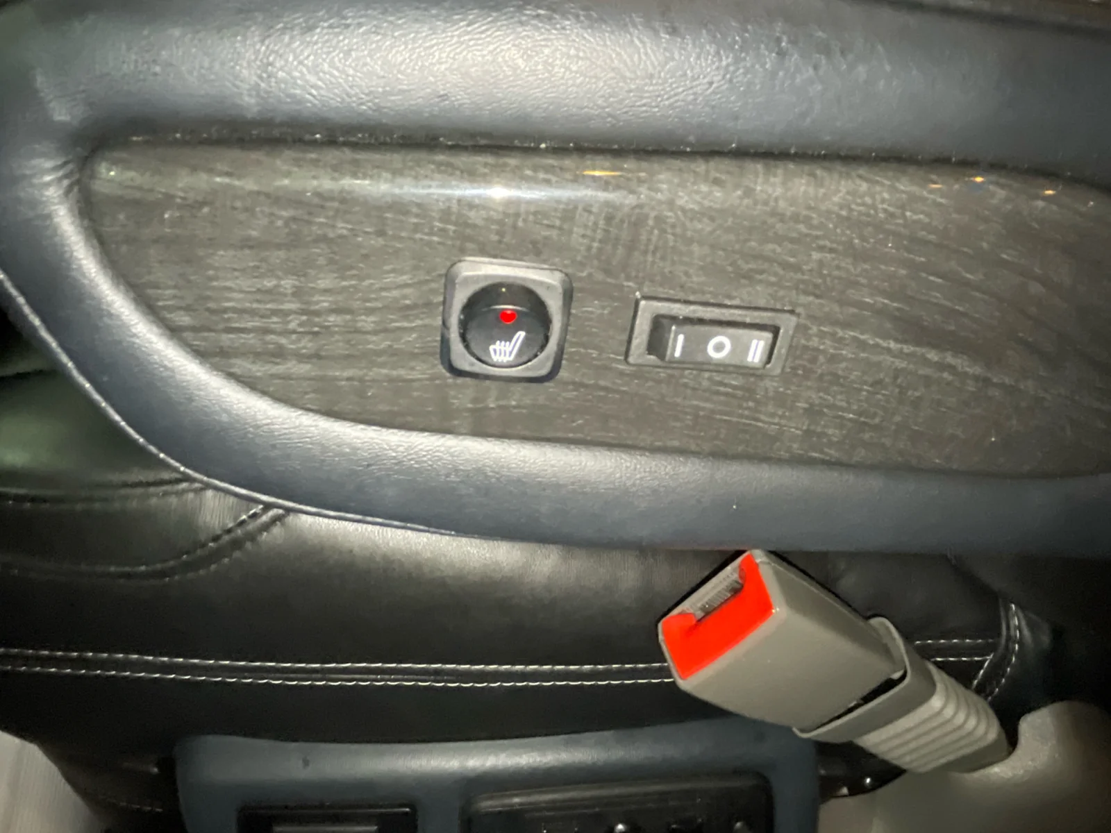 Used 2022 Quicksilver Metallic GMC Work Van image 29