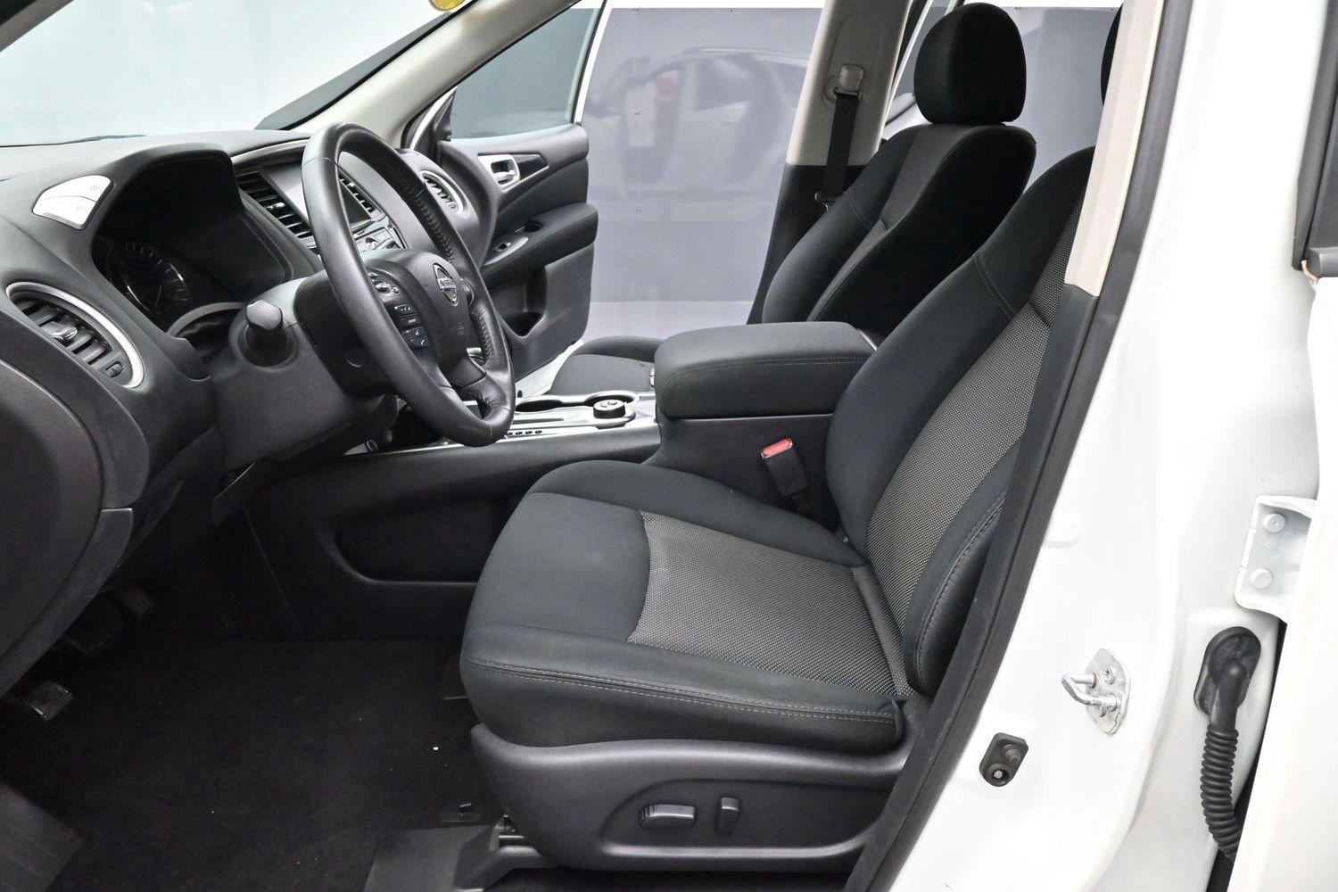 Used 2017 Pearl White Nissan SV image 14