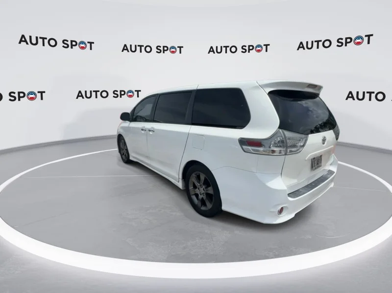 Used 2014 WHITE Toyota SE image 9