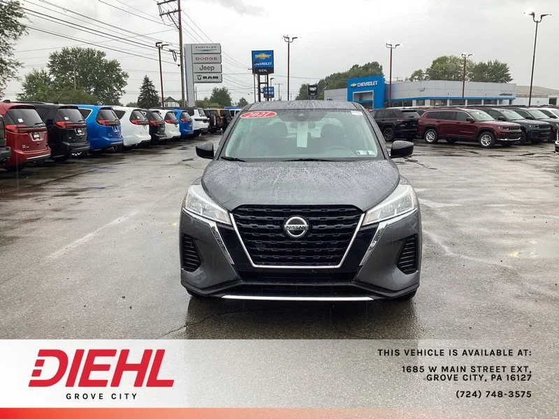Used 2021 Gray Nissan S image 2