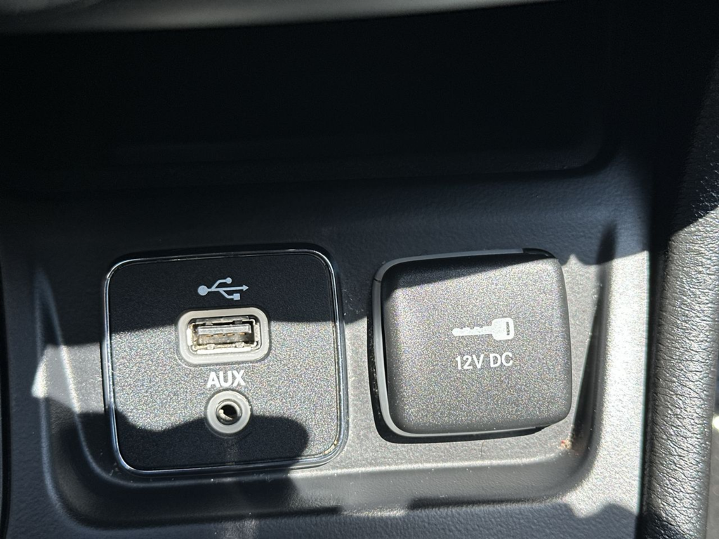 Used 2019 Black Jeep Latitude Plus image 43