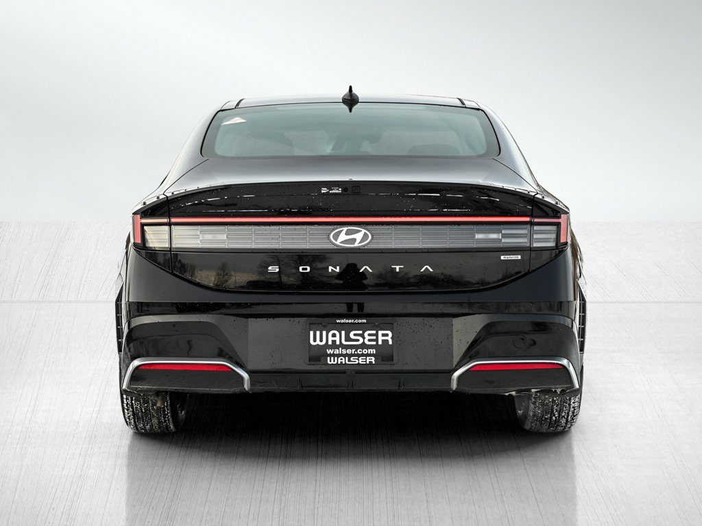 New 2026 Abyss Black Hyundai SEL FWD image 5