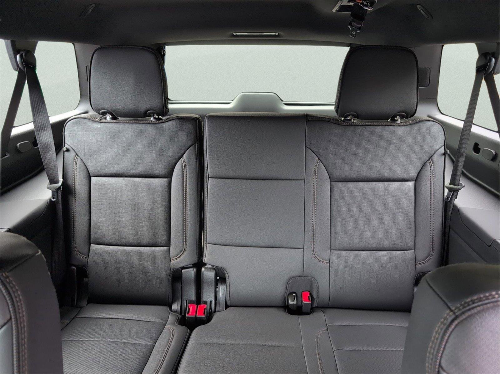 2026 Chevrolet Suburban High Country - Photo 32