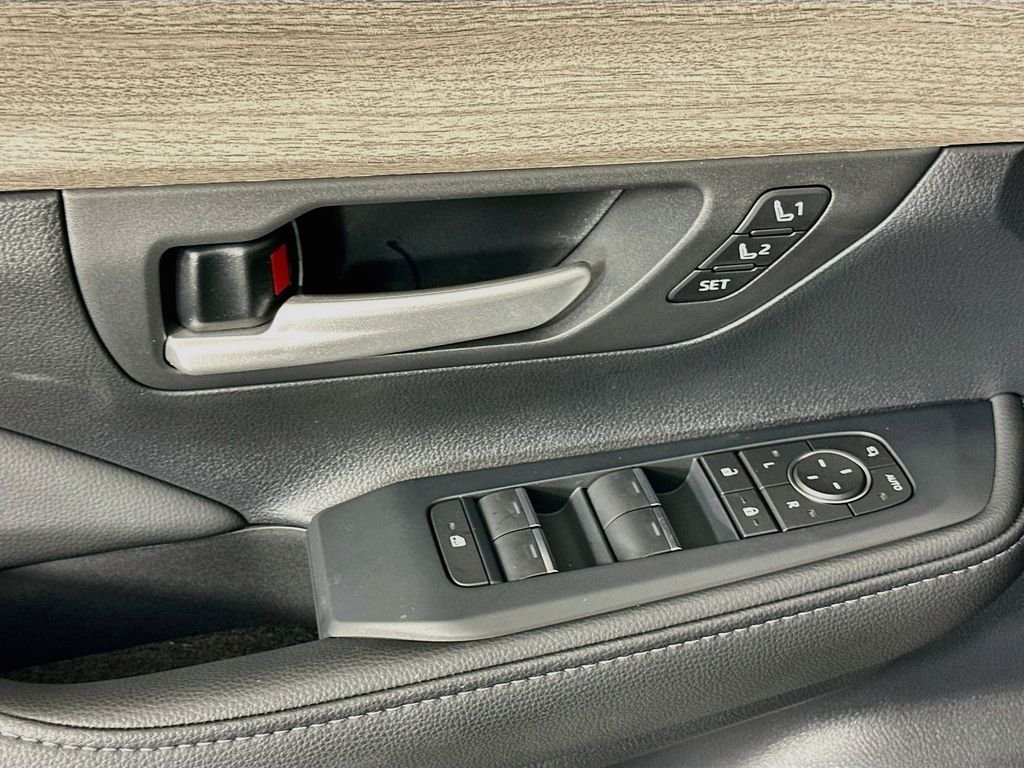 Used 2026  Toyota Limited image 18