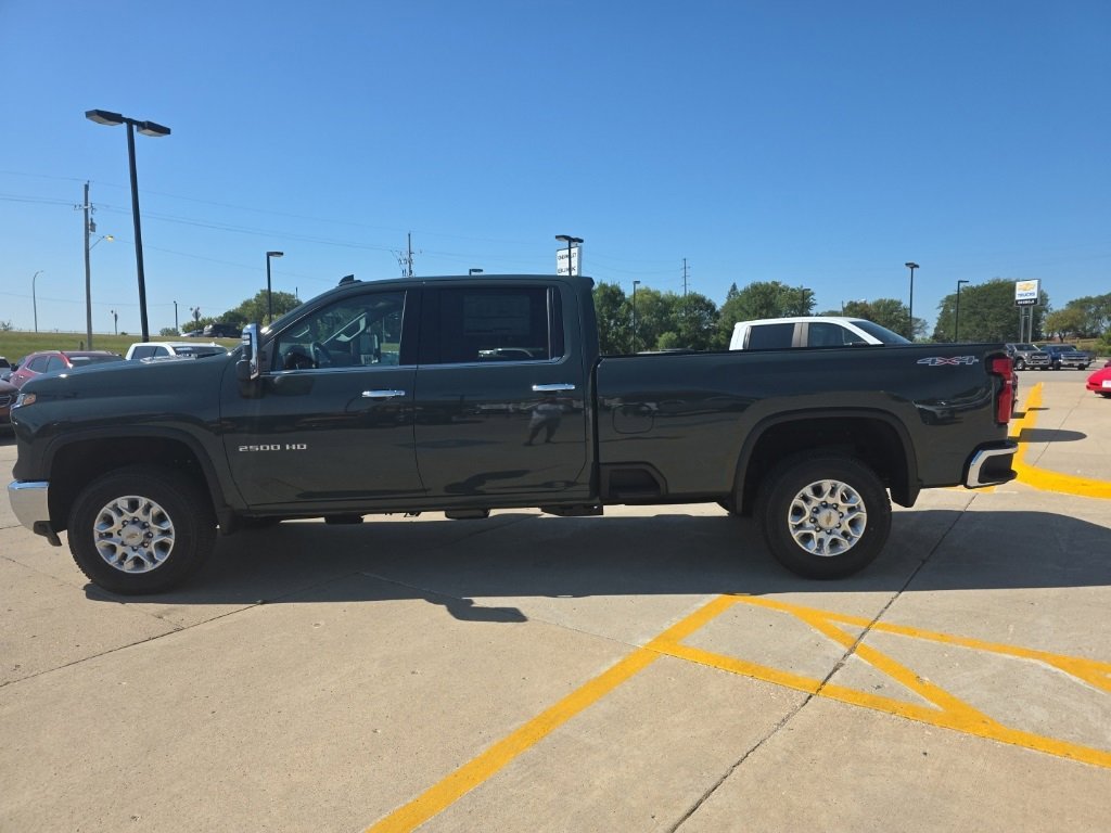 2026 Chevrolet Silverado 2500HD LTZ photo 3