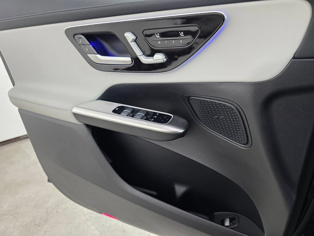 New 2026 Graphite Grey Metallic Mercedes-Benz GLC 300 image 32