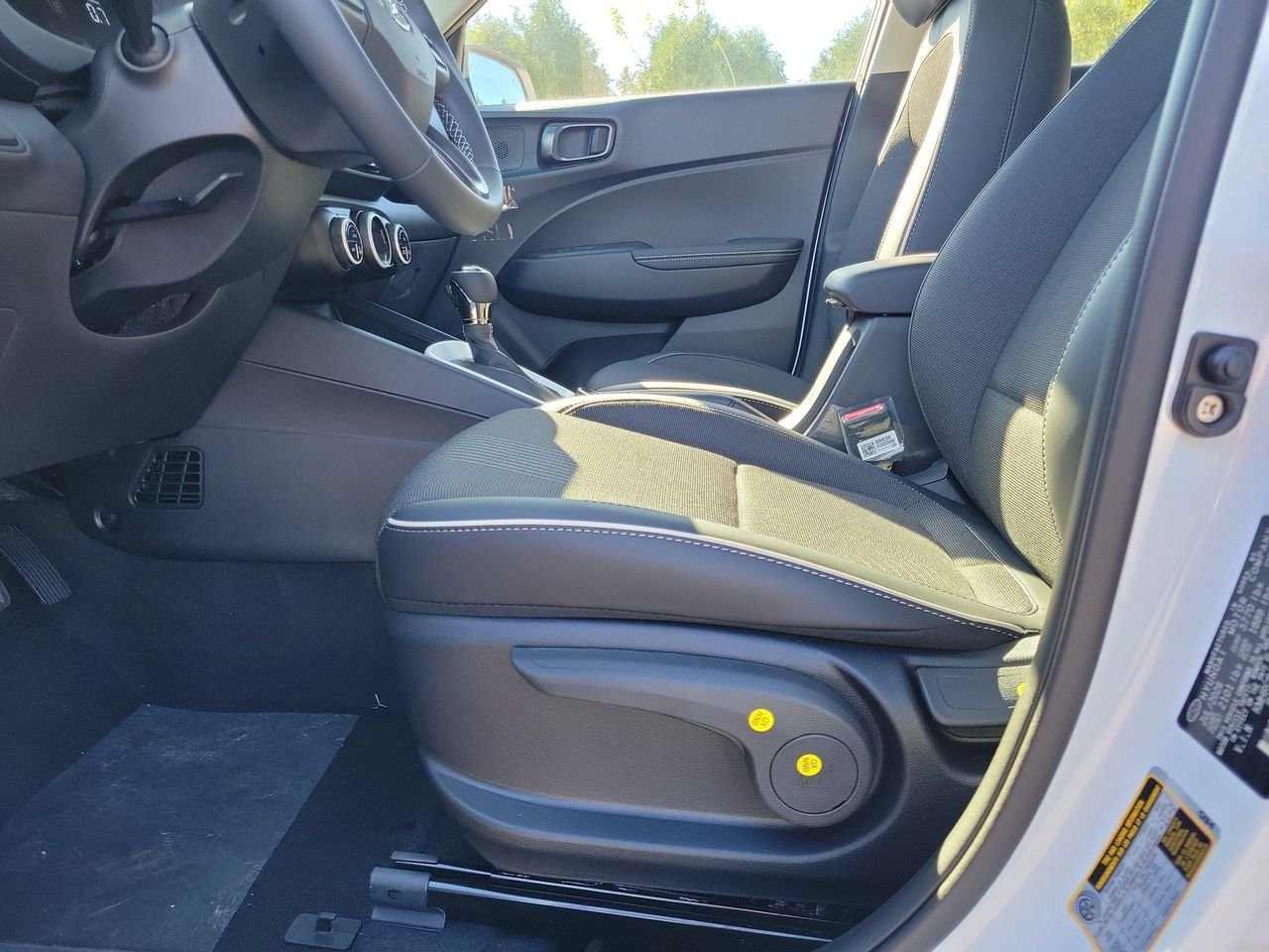 New 2026 Lunar White w/Black Roof Hyundai SEL w/Two-Tone Roof image 16