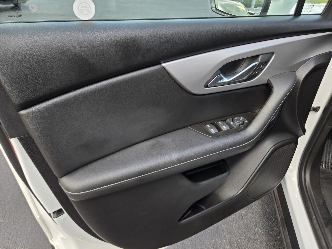 Used 2023 Summit White Chevrolet LT image 33