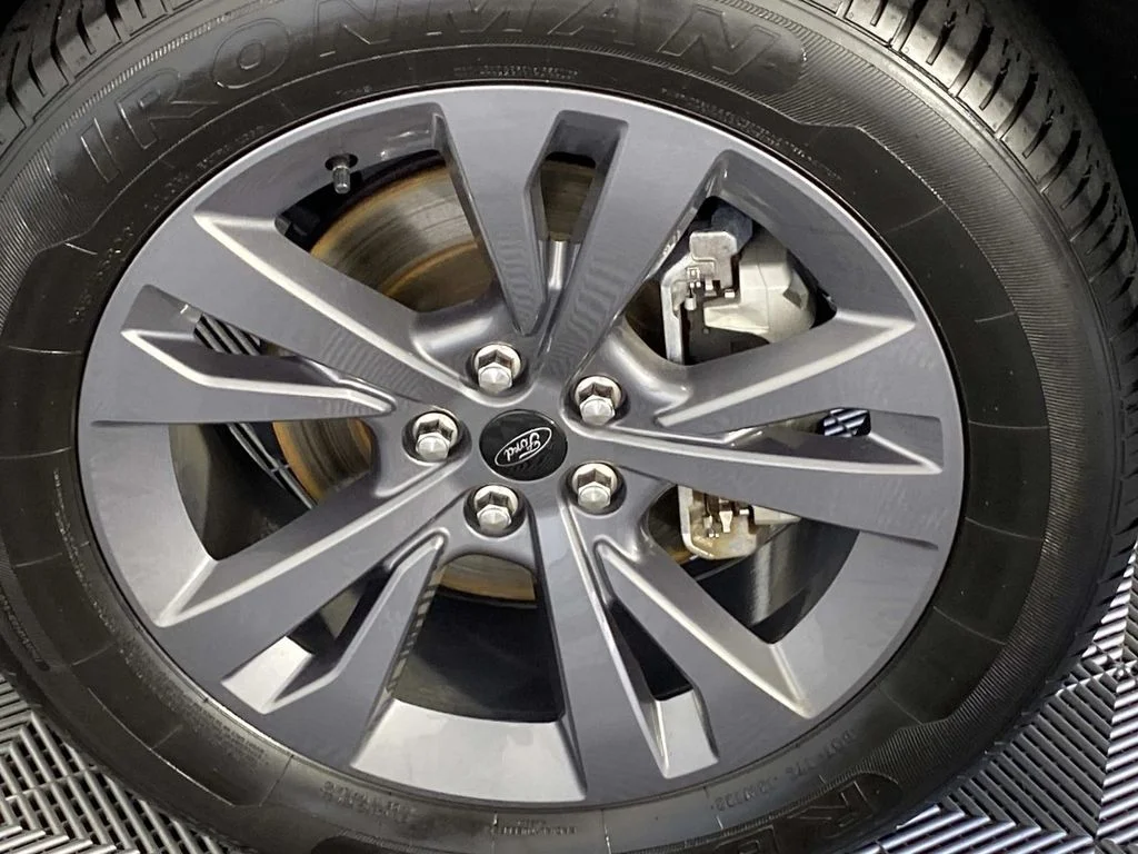 Used 2023 Gray Ford XLT image 30