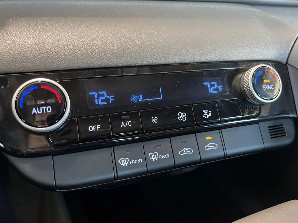 Used 2021 Black Hyundai SEL image 14