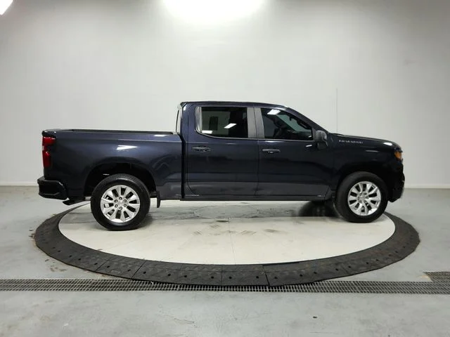 Used 2023 Gray Chevrolet Custom image 9