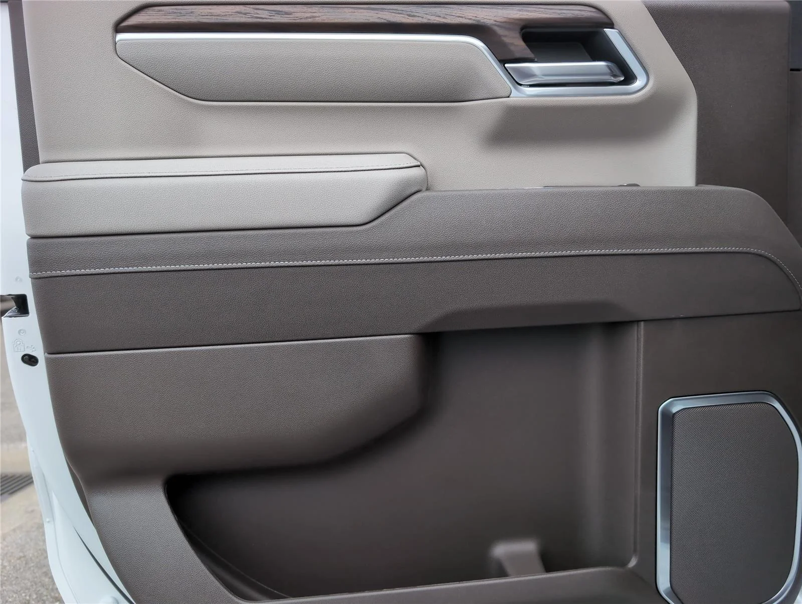 2026 GMC Sierra 1500 SLT - Photo 30
