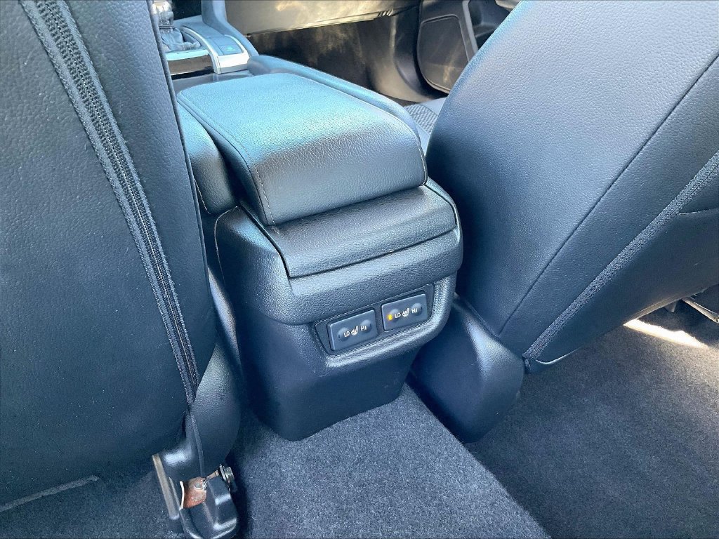 Used 2020 White Honda Touring image 11