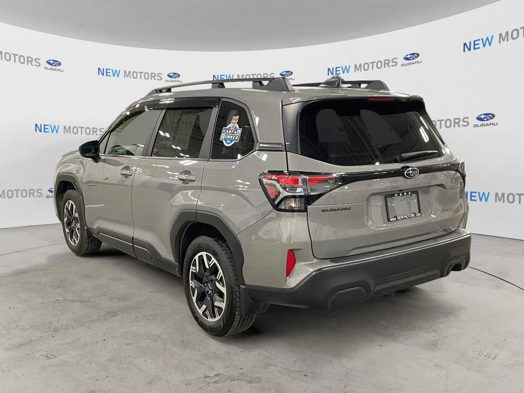 Used 2025 Pearl Subaru Premium image 3