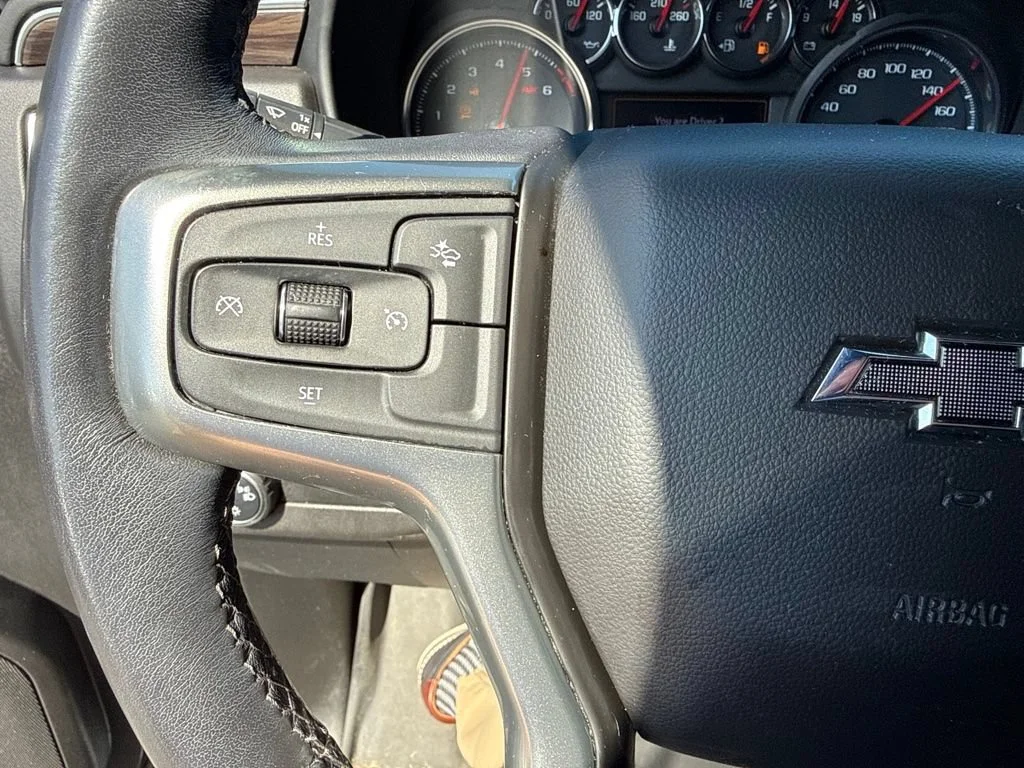 Used 2021 Black Chevrolet Z71 image 24