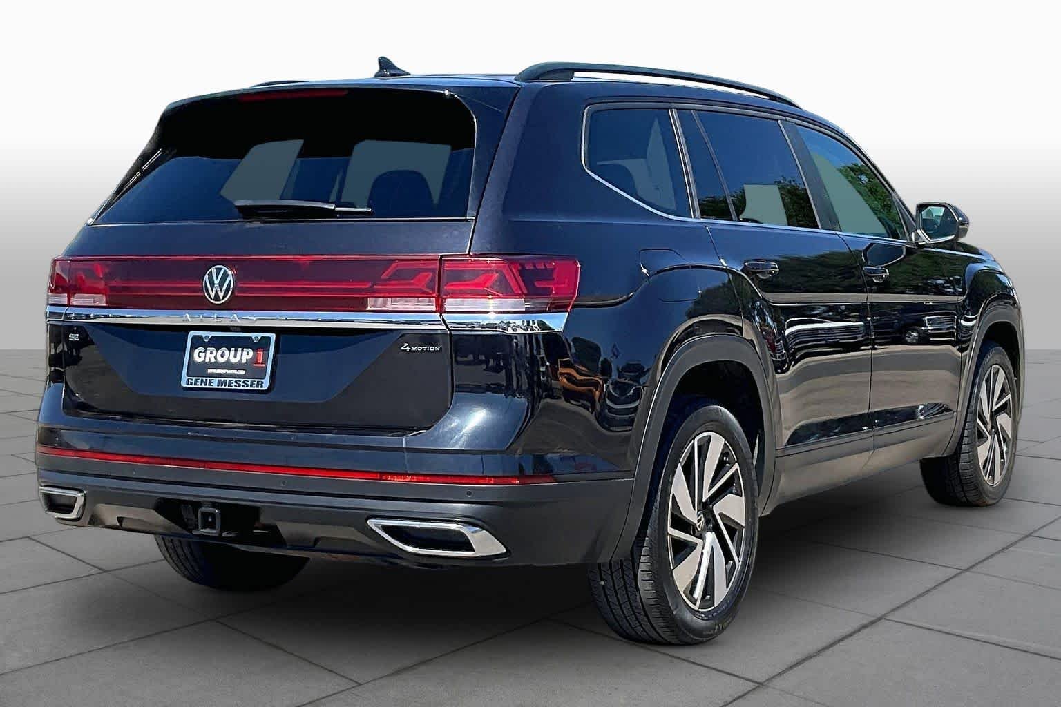 Used 2024 Deep Black Pearl Volkswagen 2.0T SE w/Technology image 13