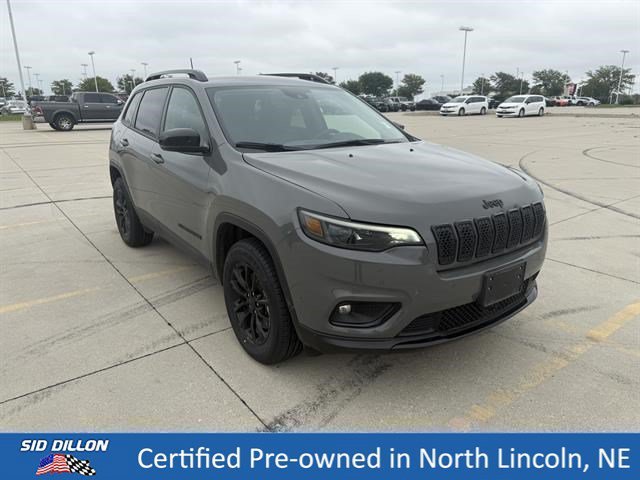 Used 2023 Sting-Gray Clearcoat Jeep Altitude Lux image 6