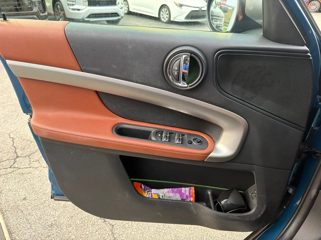 Used 2022 Island Blue Metallic MINI  image 4