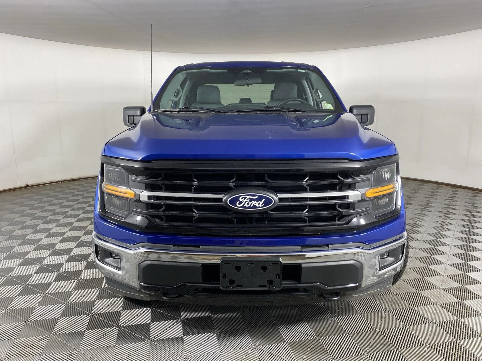 Used 2025 Atlas Blue Ford XLT image 2