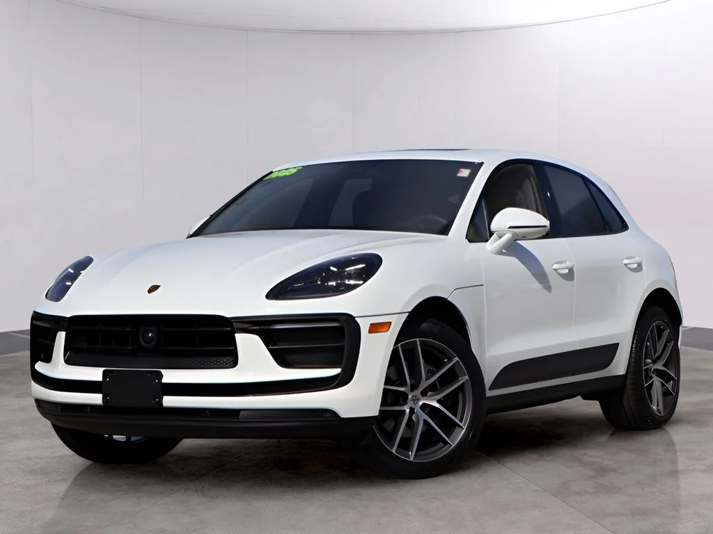 2025 Porsche Macan -'s photo