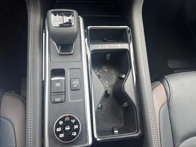 2024 Nissan Pathfinder Platinum - Photo 17