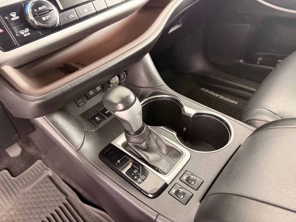 Used 2018 Walnut Toyota XLE image 4