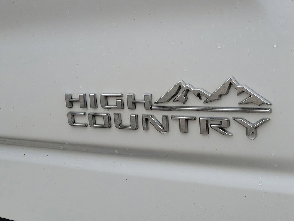 Certified Used 2022 Iridescent Pearl Tricoat Chevrolet High Country image 6