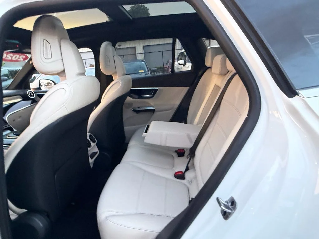 Used 2026 White Mercedes-Benz GLC 300 image 13
