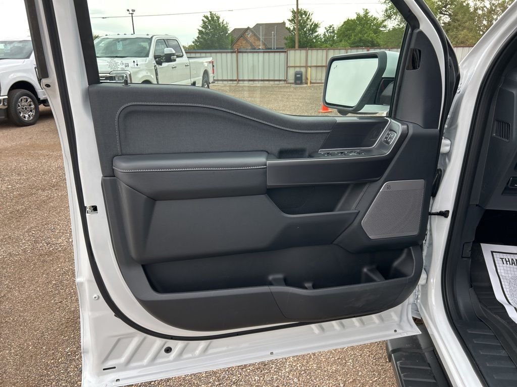 New 2026 Oxford White Ford Lariat image 13