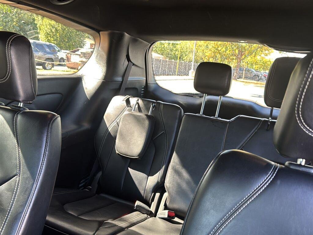 Used 2023 Velvet Red Pearlcoat Chrysler Touring L image 5