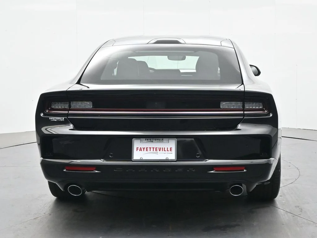 New 2026 Diamond Black Crystal Pearlcoat Dodge R/T image 8