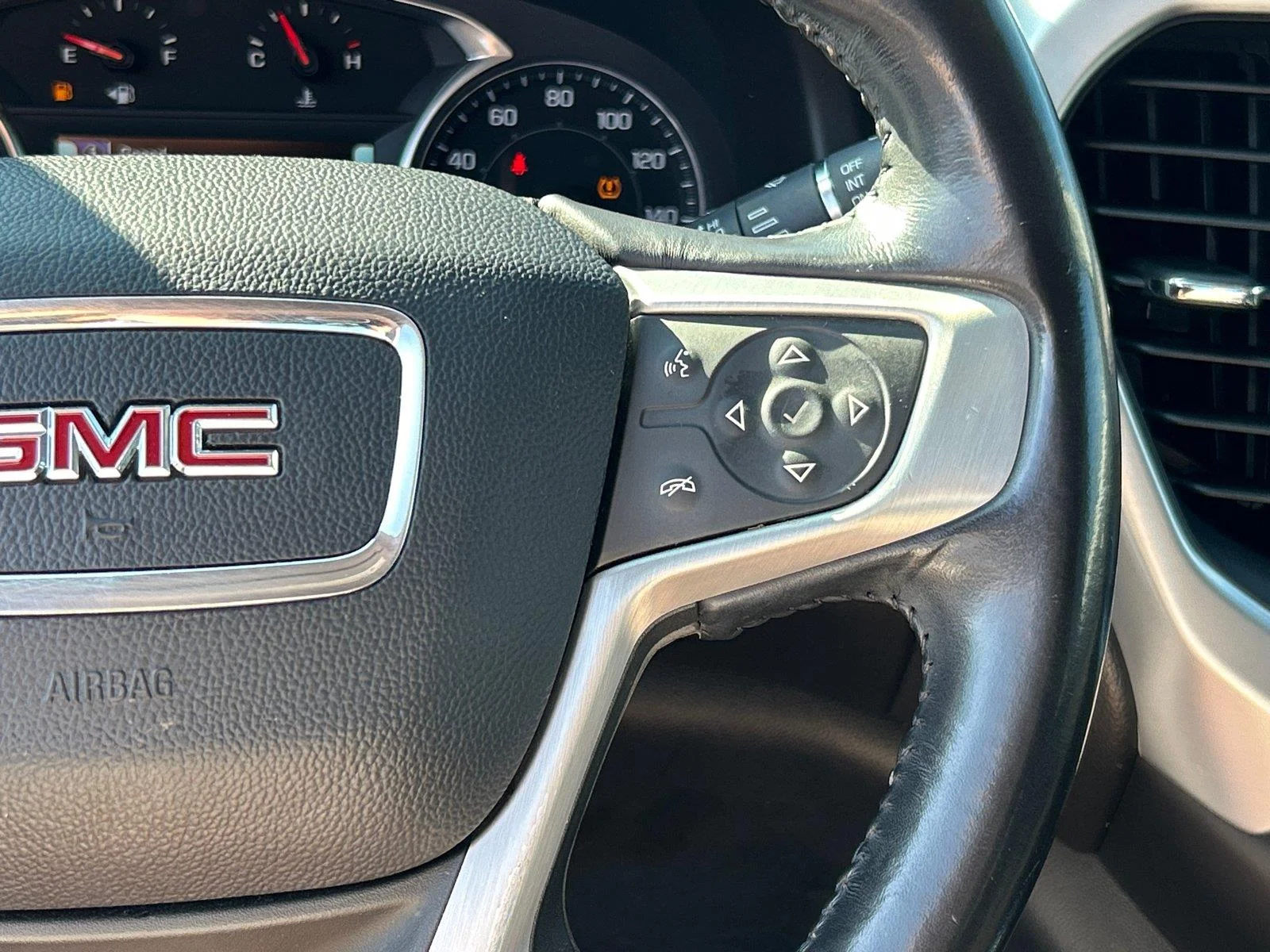 Used 2019 Dark Sky Metallic GMC SLT image 28
