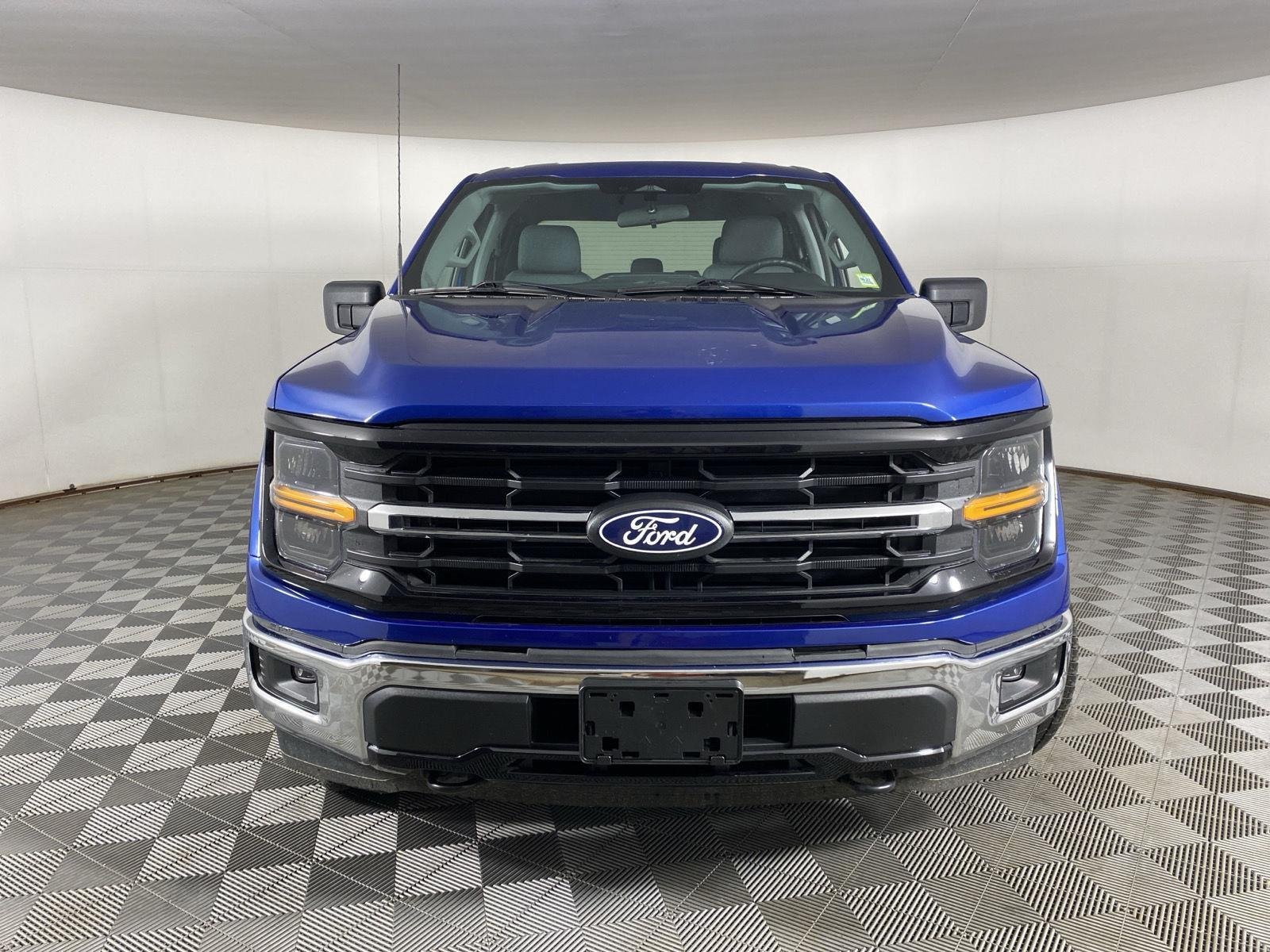 Used 2025 Atlas Blue Ford XLT image 2