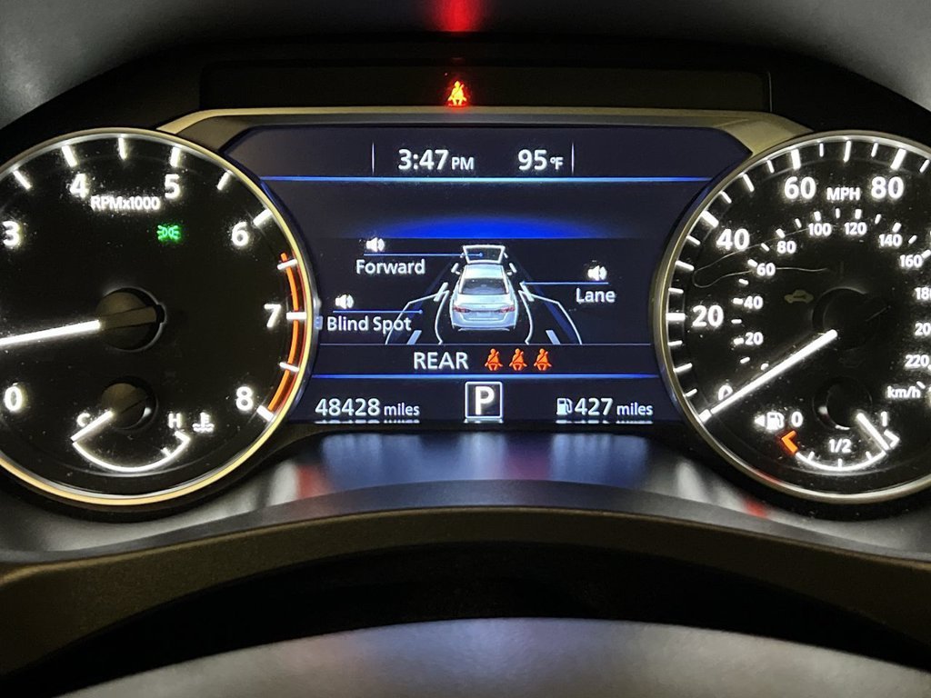 2025 Nissan Altima SR - Photo 15