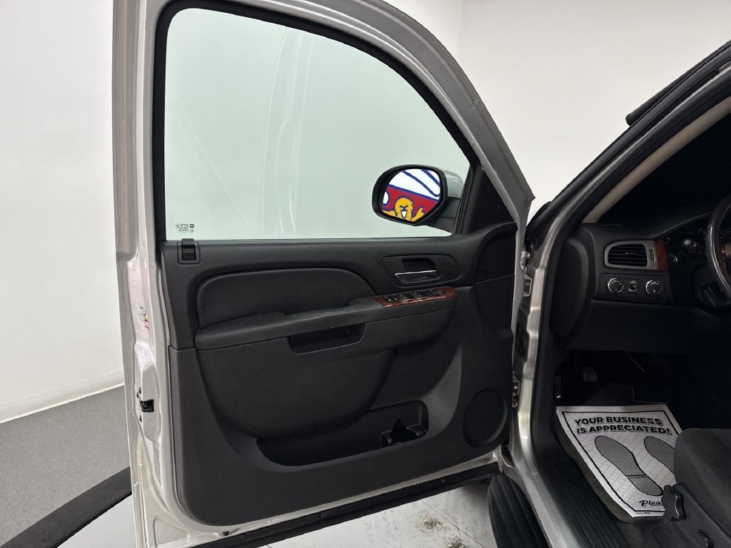 Used 2011 Pure Silver Metallic GMC SLE image 14