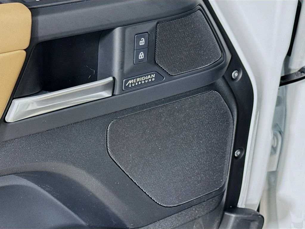 2026 Land Rover Defender X-Dynamic SE - Photo 21