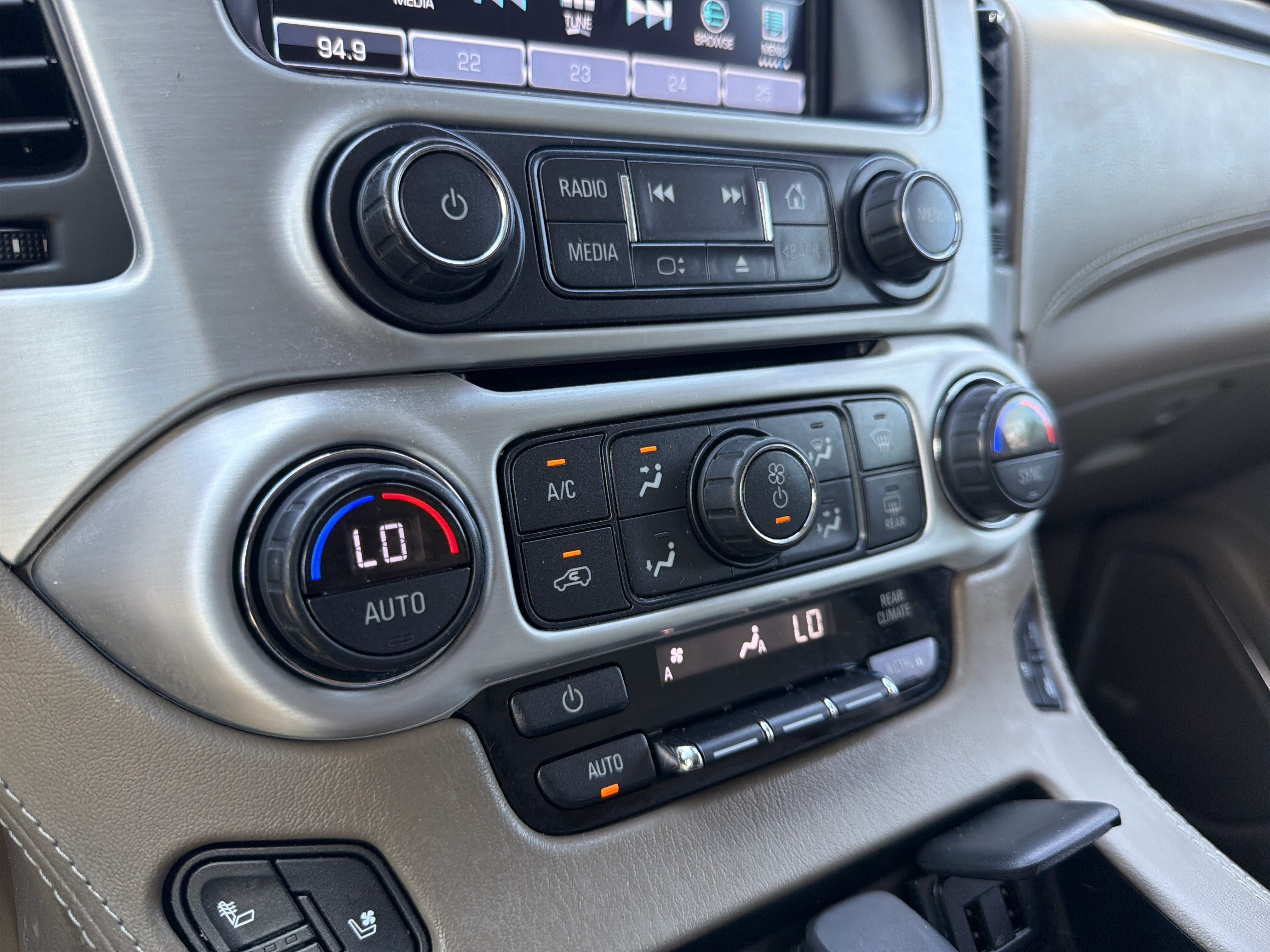 2019 GMC Yukon SLT - Photo 25