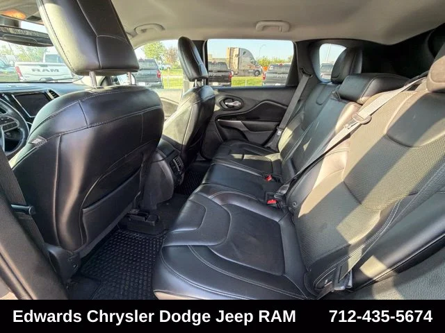 Used 2019 Gray Jeep Limited image 24