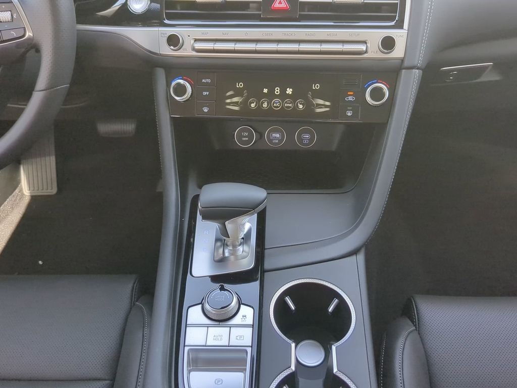 2026 GENESIS G70 Standard - Photo 19