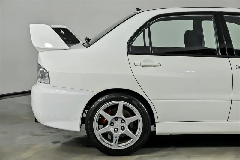 Used 2003 Weightless White Mitsubishi  image 12