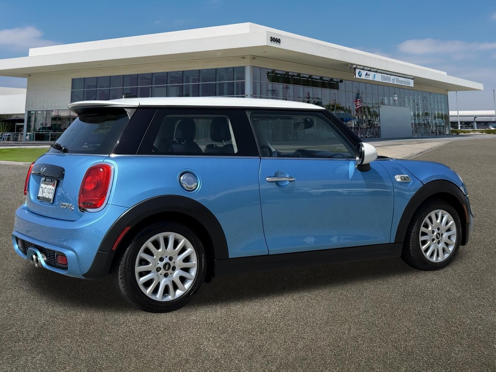 Used 2016 Blue MINI Base image 11