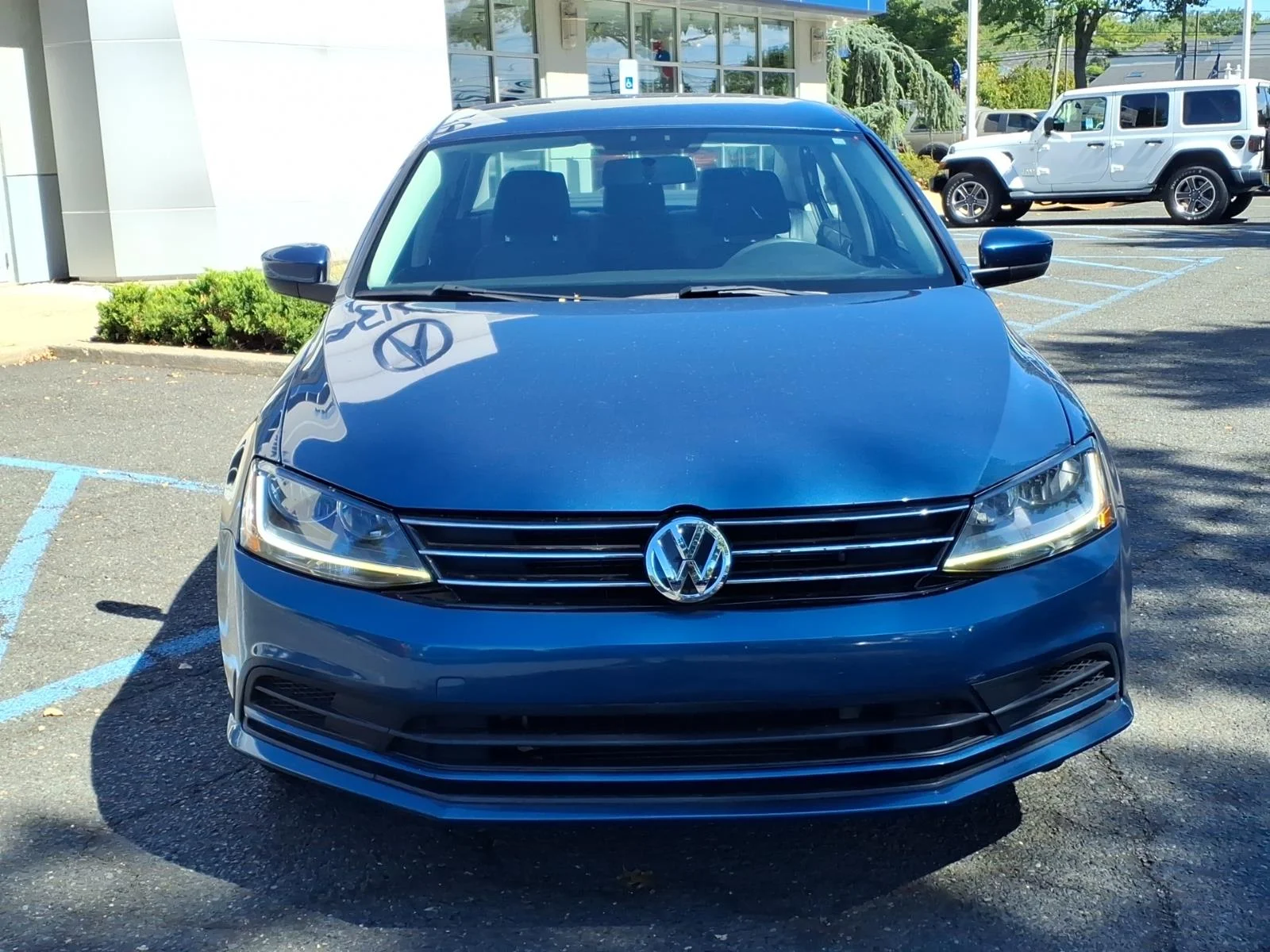 3VW2B7AJ8HM240096