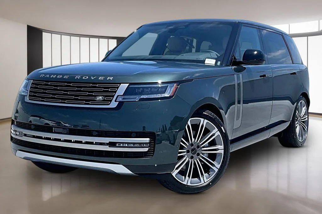 2026 Land Rover Range Rover 3.0 SE LWB 7's photo