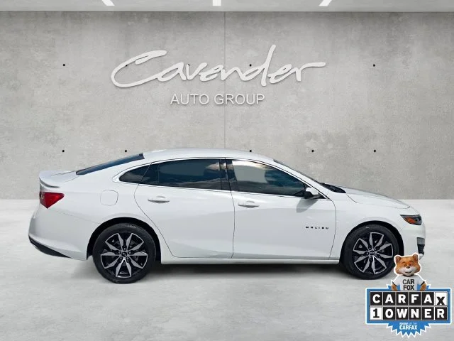Used 2025 Summit White Chevrolet RS image 17