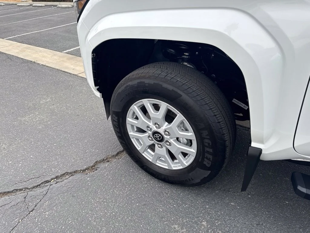 Used 2025 White Toyota SR5 image 9