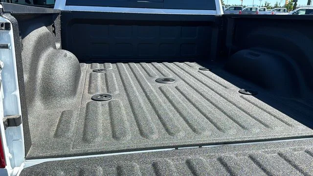 New 2026 Bright White Clear-Coat Exterior Paint RAM Laramie image 15