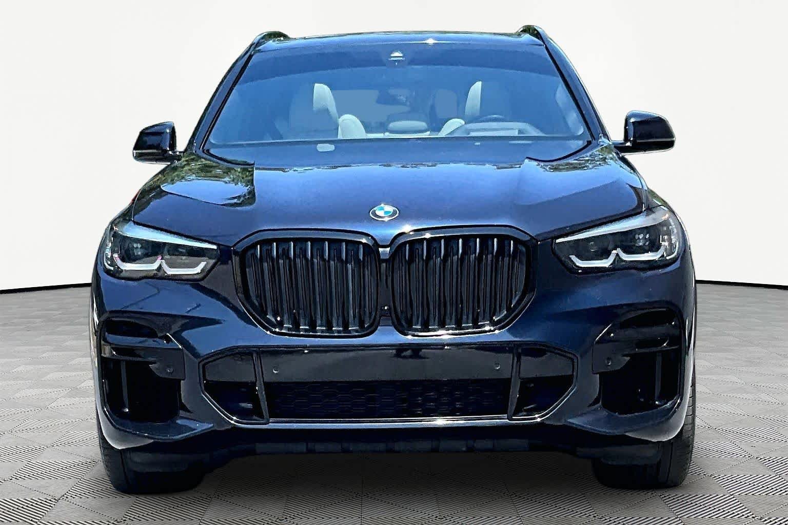 Used 2023 Carbon Black Metallic BMW sDrive40i image 4