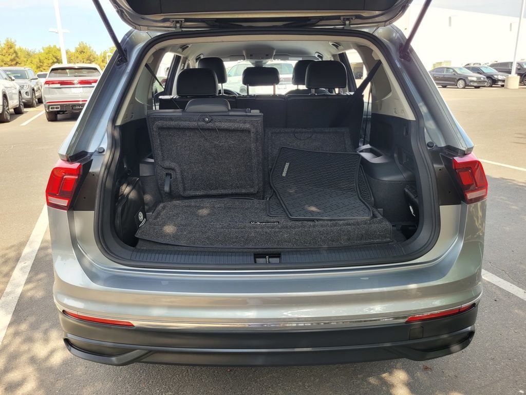 Certified Used 2023 Silver Volkswagen 2.0T SE image 27