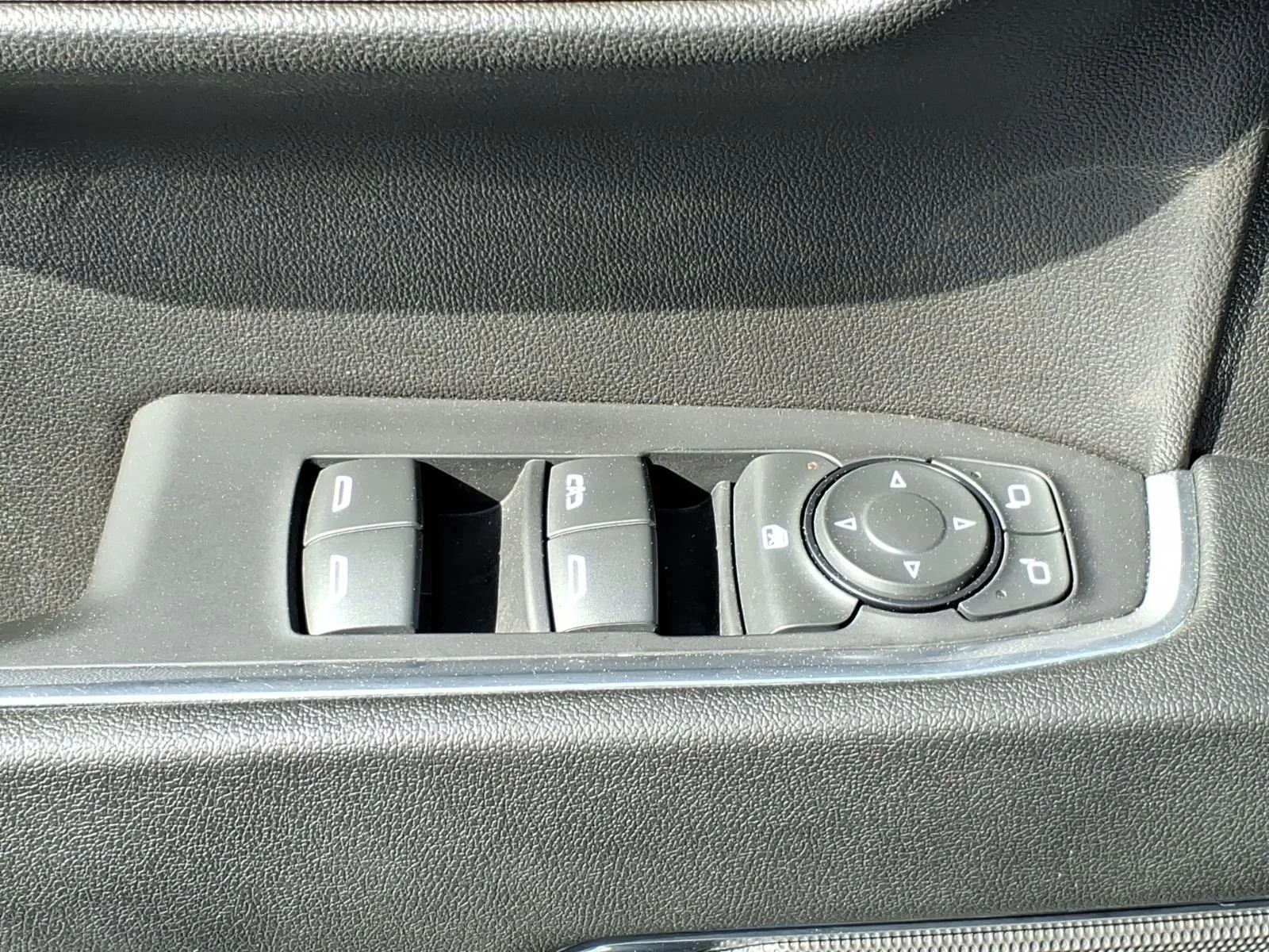 2023 Chevrolet Silverado 1500 LT Trail Boss - Photo 17